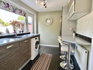 Breakfast Kitchen- click for photo gallery